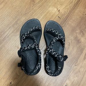 Women’s Chacos Size 10